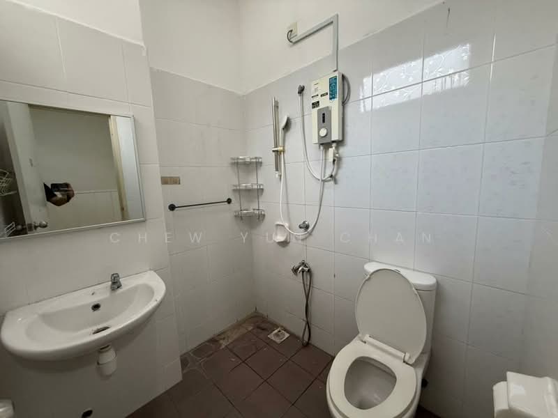 2-storey Terraced House for Rent in Skudai (Johor) - Chew Yun Chan - Bathroom - PropertyGuru.com.my