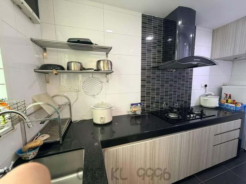3-storey Terraced House for Sale in Bandar Botanic (Klang) - Mason Chiah - Kitchen - PropertyGuru.com.my