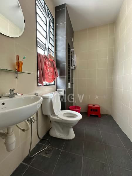 Semi-Detached House for Sale in Bandar Parklands (Klang) - Mason Chiah - Bathroom - PropertyGuru.com.my