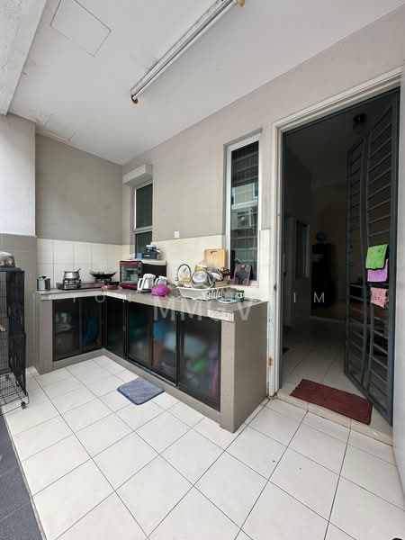 Semi-Detached House for Sale in Bandar Parklands (Klang) - Yongsen Lim - Kitchen - PropertyGuru.com.my
