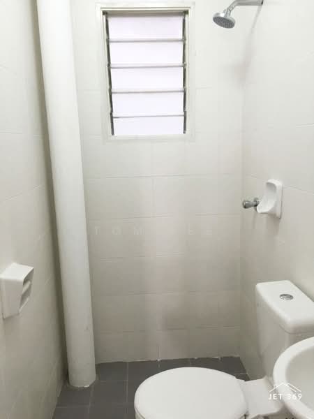 Apartment for Sale at Kemuning Aman - Tom Lee - Bathroom - PropertyGuru.com.my