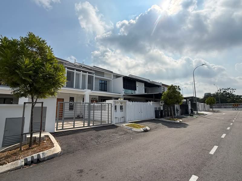 2-storey Terraced House for Sale in Straits View (Johor Bahru) - Sharon Ng - Exterior - PropertyGuru.com.my