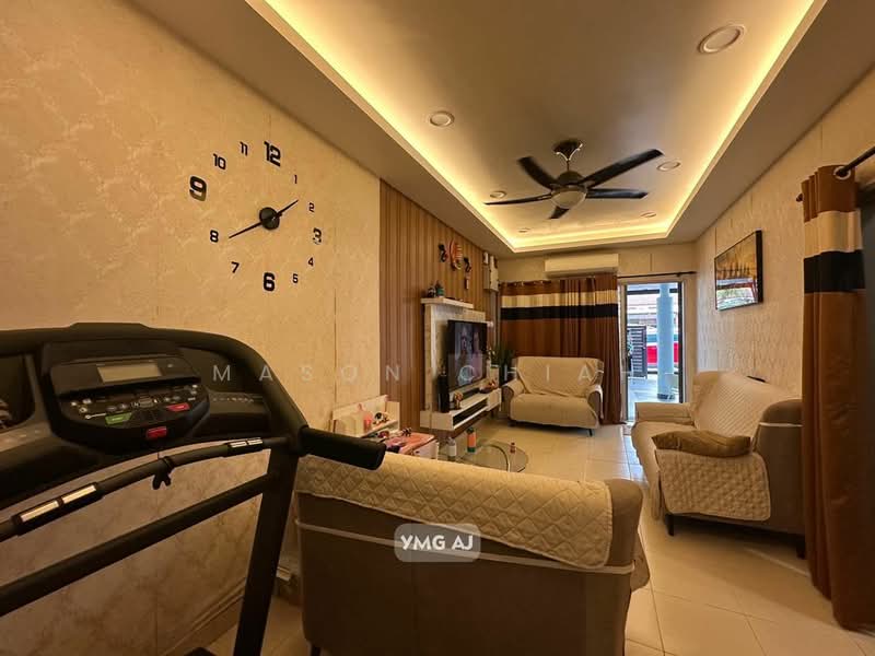 1-storey Terraced House for Sale in Bandar Putera 2 (Klang) - Mason Chiah - Living Room - PropertyGuru.com.my