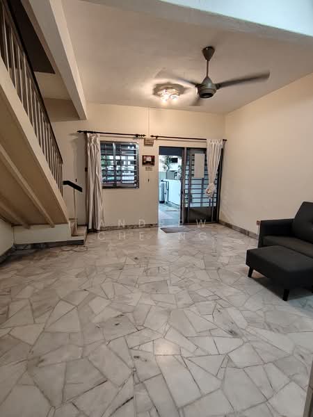 2-storey Terraced House for Rent in Bandar Baru Sri Petaling (Sri Petaling) - Andrew Cheong - Living Room - PropertyGuru.com.my