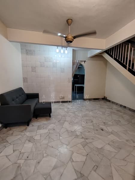 2-storey Terraced House for Rent in Bandar Baru Sri Petaling (Sri Petaling) - Andrew Cheong - Living Room - PropertyGuru.com.my