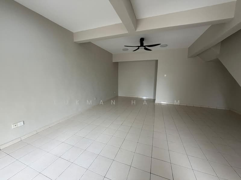 2-storey Terraced House for Rent in Bandar Baru Bangi (Selangor) - Lukman Hakim - Living Room - PropertyGuru.com.my