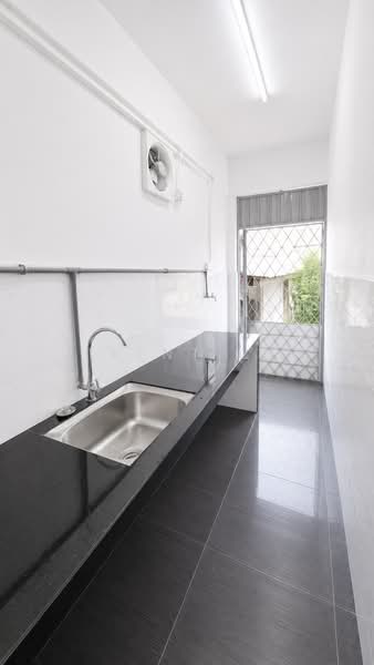 3-storey Terraced House for Rent in Kampung Baru Kanthan (Chemor) - Kent C - PropertyGuru.com.my