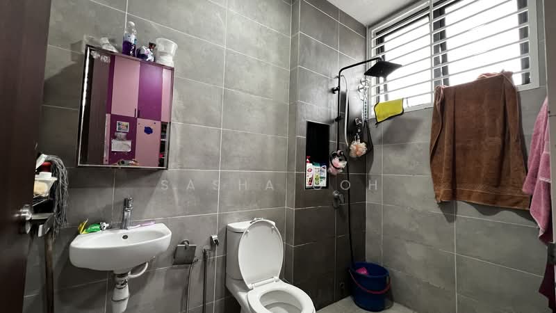Semi-Detached House for Sale in Bandar Kinrara (Selangor) - Sasha Goh - Bathroom - PropertyGuru.com.my