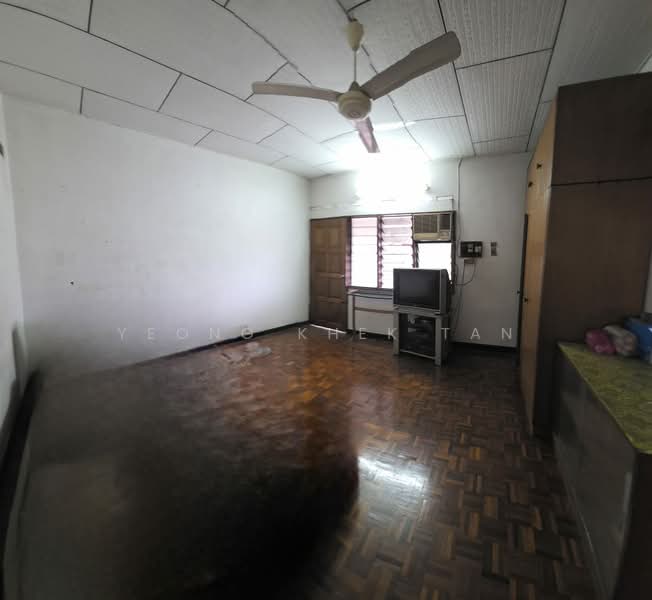 Rumah Teres 2 Tingkat untuk Dijual di Klang (Selangor) - Yeong Khek Tan - Living Room - PropertyGuru.com.my