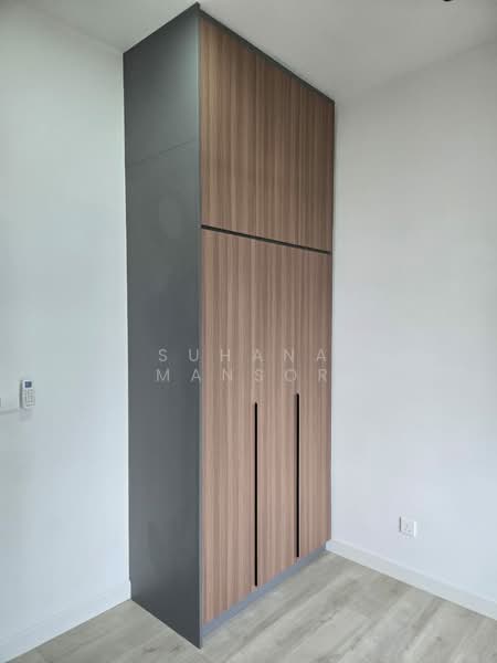 Kondominium untuk Disewa di Quinn Residence - Suhana Mansor - Wardrobe 2nd bedroom - PropertyGuru.com.my