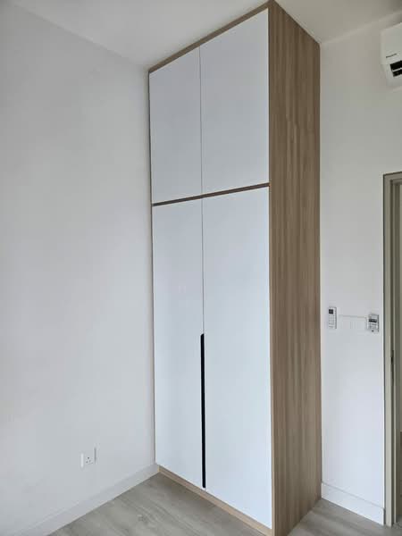 Kondominium untuk Disewa di Quinn Residence - Suhana Mansor - Wardrobe 3rd bedroom - PropertyGuru.com.my