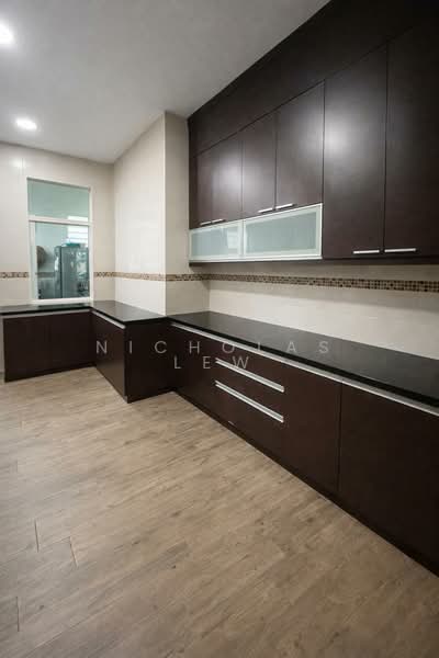 Semi-Detached House for Sale in Taman Bukit Serdang (Seri Kembangan) - Nicholas Lew - Kitchen - PropertyGuru.com.my
