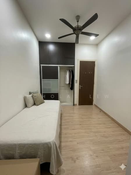 Semi-Detached House for Sale in Taman Bukit Serdang (Seri Kembangan) - Nicholas Lew - Bedroom - PropertyGuru.com.my