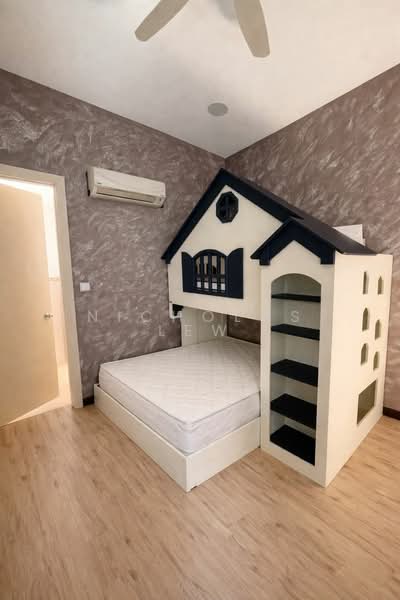 Semi-Detached House for Sale in Taman Bukit Serdang (Seri Kembangan) - Nicholas Lew - Bedroom - PropertyGuru.com.my