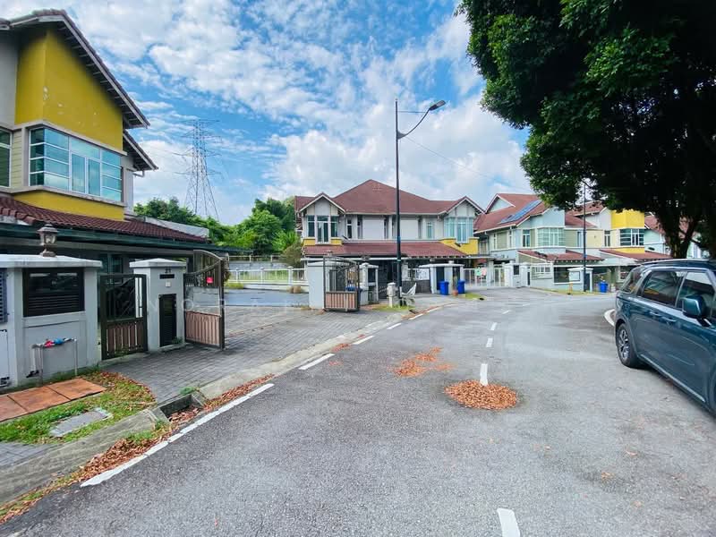 Semi-Detached House for Sale in Shah Alam (Selangor) - Noraini Dahan - Exterior - PropertyGuru.com.my
