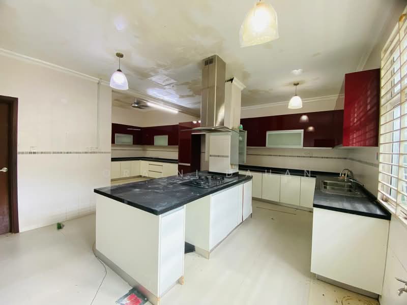 Semi-Detached House for Sale in Shah Alam (Selangor) - Noraini Dahan - Kitchen - PropertyGuru.com.my