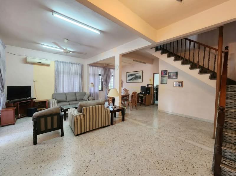 Cluster House for Sale in Taman Canning (Ipoh) - CY Lee - Living Room - PropertyGuru.com.my