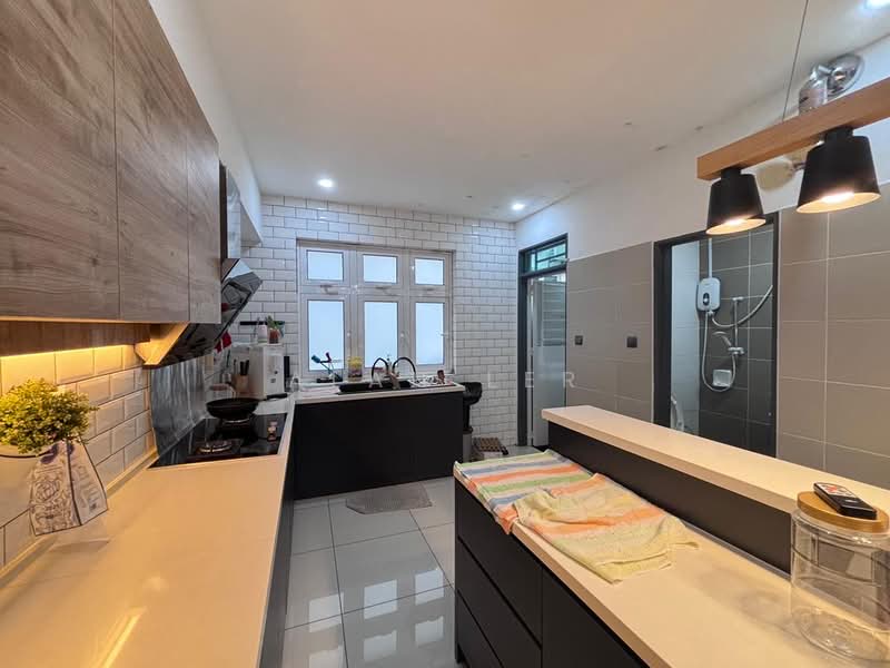 Taman Dato Onn untuk Untuk Dijual - RM 930,000, Apr 2026 - Kitchen - PropertyGuru.com.my