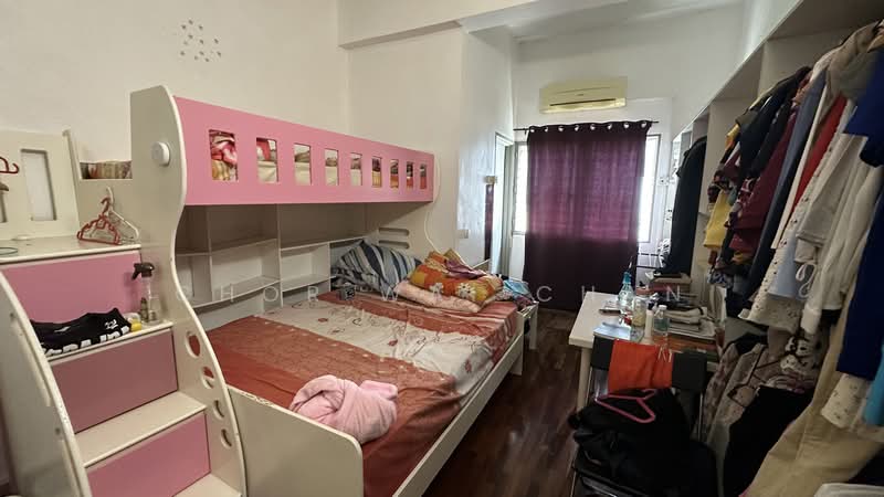 Townhouse for Sale in Kampung Sungai Kayu Ara (Petaling Jaya) - Chor Wai Chan - Bedroom - PropertyGuru.com.my