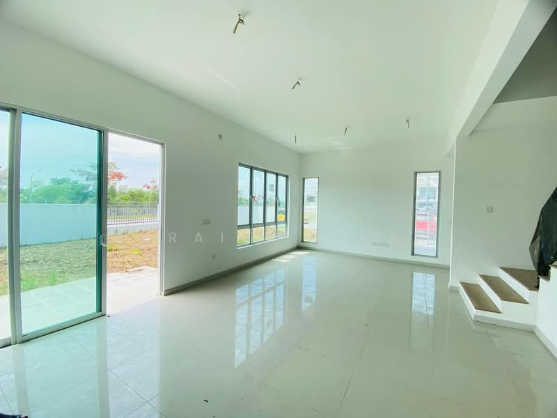 2-storey Terraced House for Sale in Semenyih (Selangor) - Noraini Dahan - Living Room - PropertyGuru.com.my
