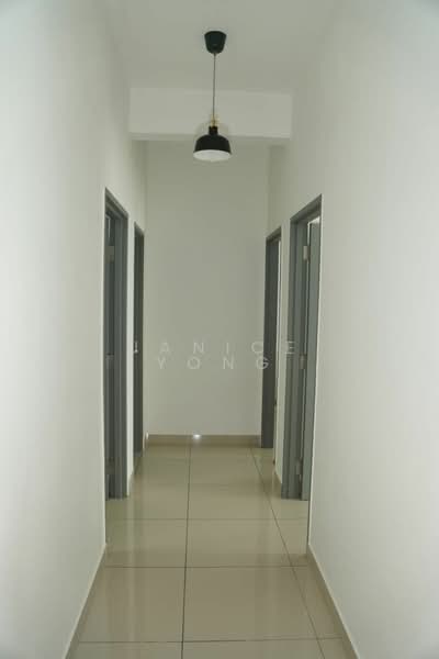 Meridin Bayvue Serviced Apartment untuk Untuk Disewa - RM 1,950 /bulan, Apr 2026 - Corridor - PropertyGuru.com.my