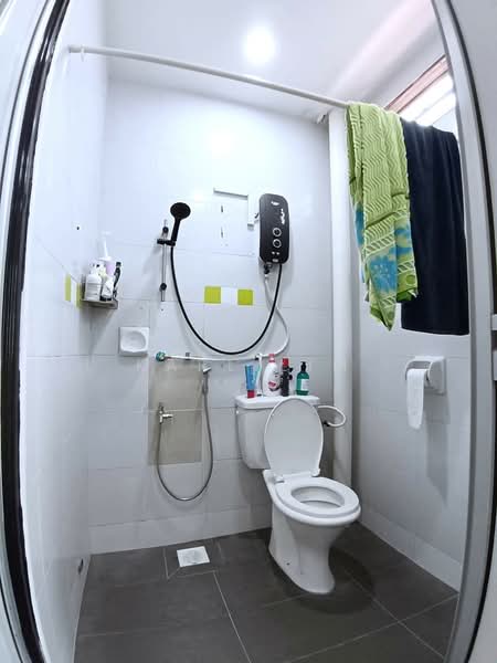 Rumah Teres 2 Tingkat untuk Dijual di Taman Desa Tebrau (Tebrau) - Karl Lim - Bathroom - PropertyGuru.com.my