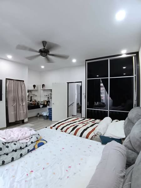 Rumah Teres 2 Tingkat untuk Dijual di Taman Desa Tebrau (Tebrau) - Karl Lim - Bedroom - PropertyGuru.com.my