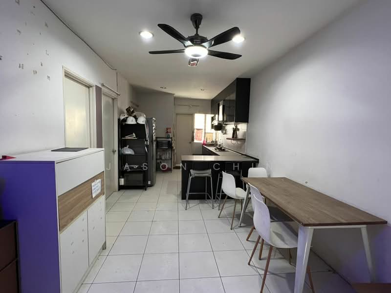 Townhouse for Rent in Puchong (Selangor) - Jason Chin - Kitchen - PropertyGuru.com.my