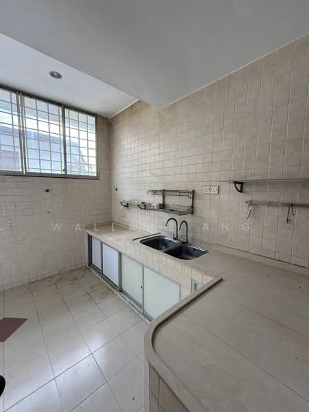 2-storey Terraced House for Sale in Taman Desa Cemerlang (Ulu Tiram) - Wallace Ang - Kitchen - PropertyGuru.com.my