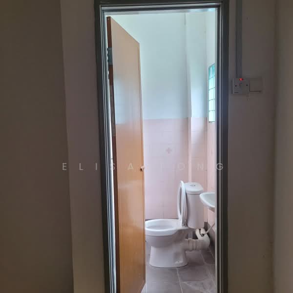 Bukit Sentosa 2 untuk Untuk Dijual - RM 480,000, Apr 2026 - Bathroom - PropertyGuru.com.my