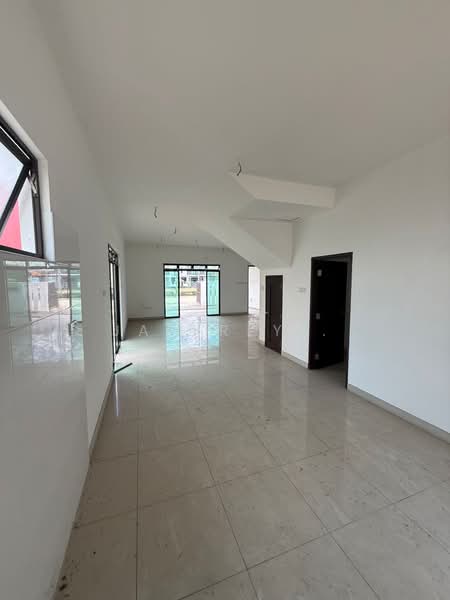 Semi-Detached House for Sale in Bandar Dato Onn (Tebrau) - Jaffrey . - Living Room - PropertyGuru.com.my