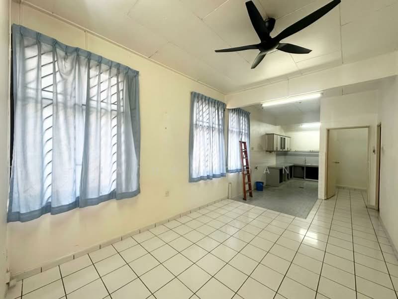 1-storey Terraced House for Sale in Taman Daya (Johor Bahru) - Nathan Chan - Living Room - PropertyGuru.com.my