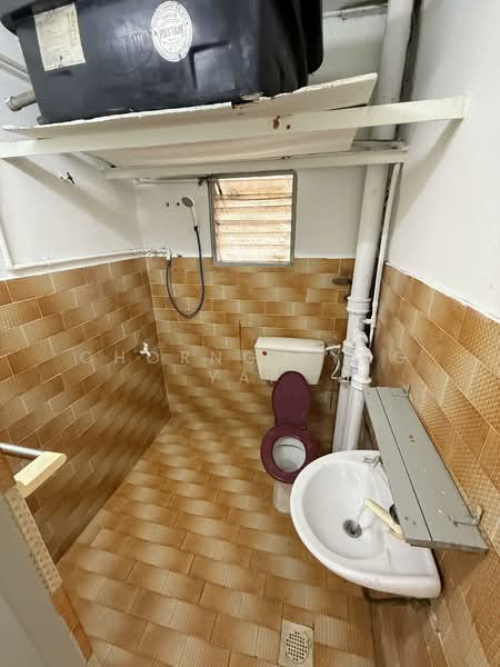 SS 13 Flat untuk Untuk Disewa - RM 1,000 /bulan, Apr 2026 - Bathroom - PropertyGuru.com.my