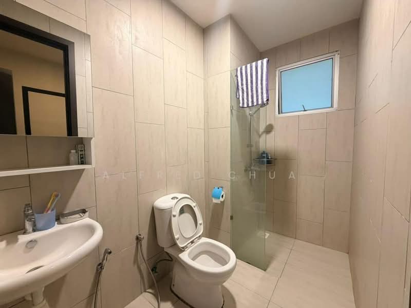 Apartment for Sale at Liberty Grove - Alfred Chua - Bathroom - PropertyGuru.com.my