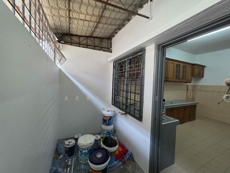 Below Market Value Double Stry Landed 4r3b Jalan Pending Bandar Puteri Klang untuk Untuk Dijual - RM 478,000, Apr 2026 - Kitchen - PropertyGuru.com.my