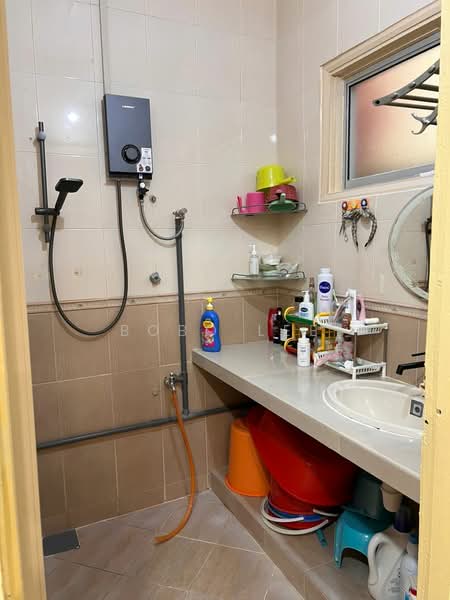 Rumah Teres 1 Tingkat untuk Dijual di Taman Serangkai (Jalan Klang Lama (Old Klang Road)) - Bobo Lee - Bathroom - PropertyGuru.com.my