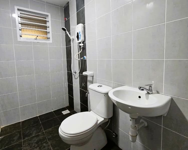 Apartment for Rent at Idaman BSP - Lok Teh - Bathroom - PropertyGuru.com.my