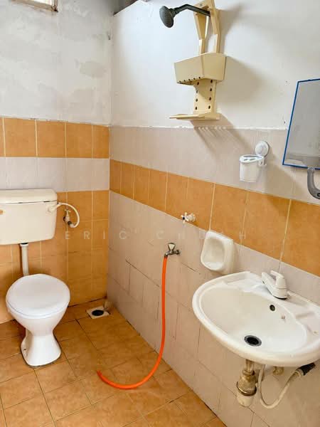 Flat Bukit Indah untuk Untuk Disewa - RM 1,000 /bulan, Apr 2026 - Bathroom - PropertyGuru.com.my