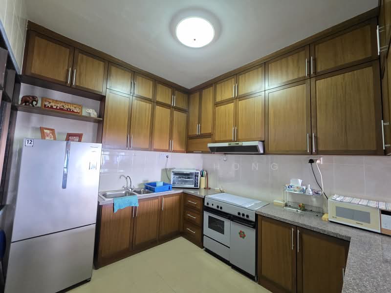 Condominium for Sale at Marina Tower (Ratu Mutiara) - Leslie Hong - Kitchen - PropertyGuru.com.my