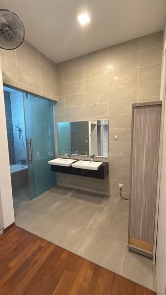 Rumah Berkembar untuk Disewa di Iskandar Puteri (Nusajaya) (Johor) - Angelina Tan - Bathroom - PropertyGuru.com.my