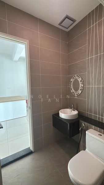 Rumah Berkembar untuk Disewa di Iskandar Puteri (Nusajaya) (Johor) - Angelina Tan - Bathroom - PropertyGuru.com.my