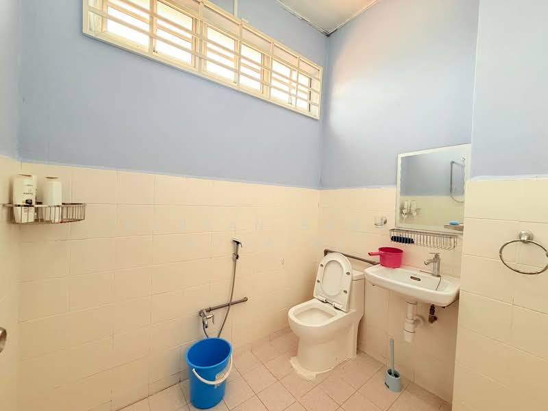 Bandar Seremban Selatan untuk Untuk Dijual - RM 530,000, Apr 2026 - Bathroom - PropertyGuru.com.my