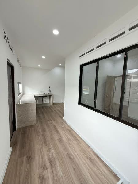 1-storey Terraced House for Sale in Taman Johor Jaya (Johor Bahru) - Iden Tan - Kitchen - PropertyGuru.com.my