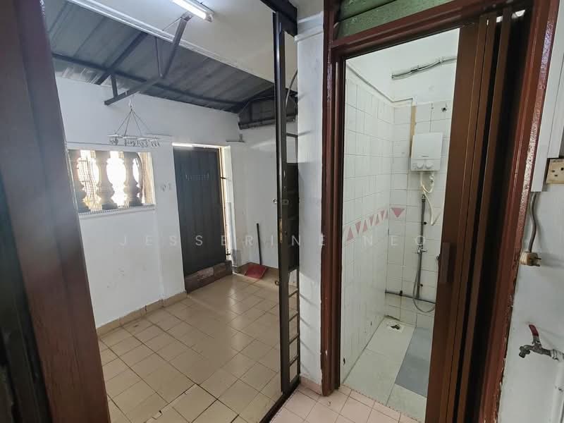 2-storey Terraced House for Sale in Taman Bukit Mewah (Tampoi) - Jesserine Neo - Bathroom - PropertyGuru.com.my