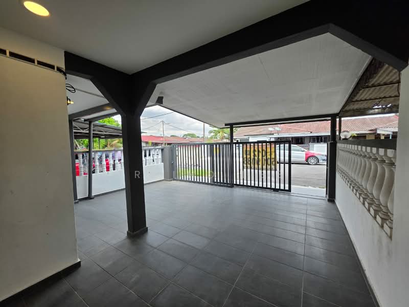 1-storey Terraced House for Sale in Klang (Selangor) - Arvind Lee - Exterior - PropertyGuru.com.my