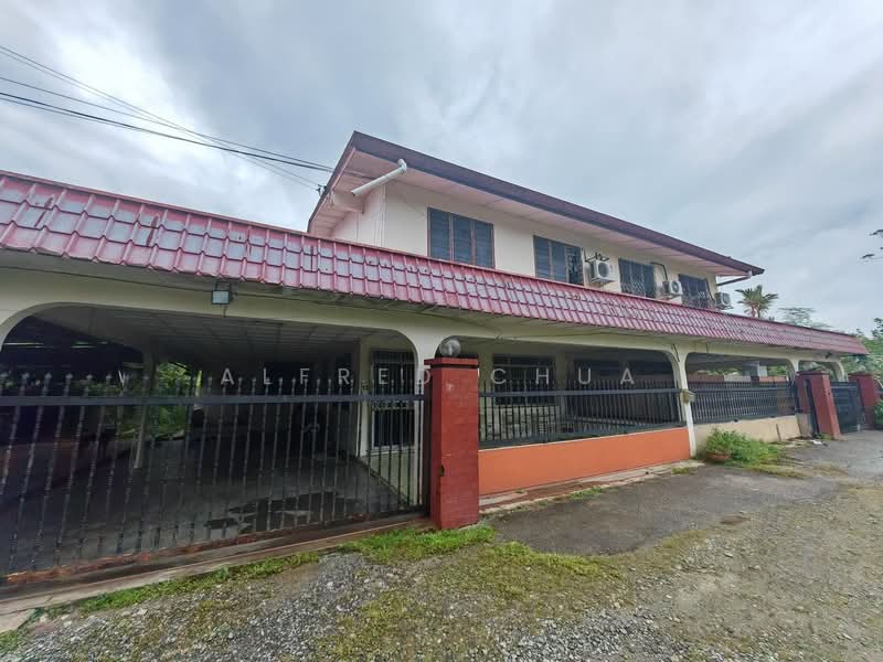 Semi-Detached House for Sale in Kuching (Sarawak) - Alfred Chua - Exterior - PropertyGuru.com.my
