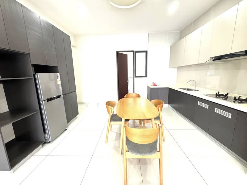 Condominium for Rent at Royal Strand @ Country Garden Danga Bay - Ken Sim - Kitchen - PropertyGuru.com.my