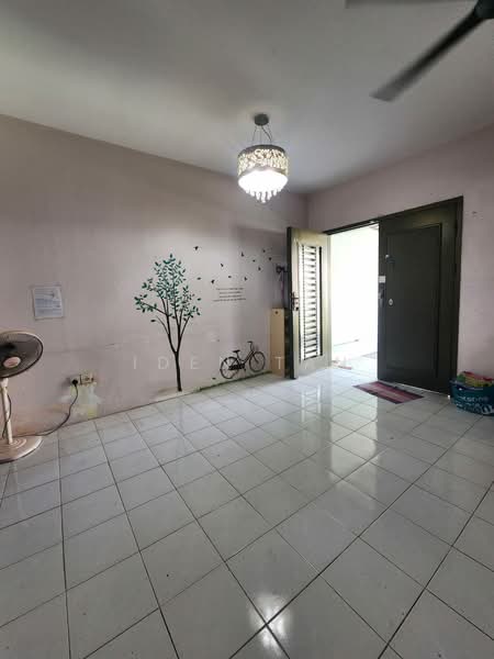 2-storey Terraced House for Sale in Taman Putri Kulai (Kulai) - Iden Tan - Entrance - PropertyGuru.com.my