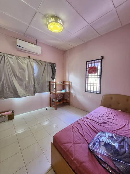 2-storey Terraced House for Sale in Taman Putri Kulai (Kulai) - Iden Tan - Bedroom - PropertyGuru.com.my