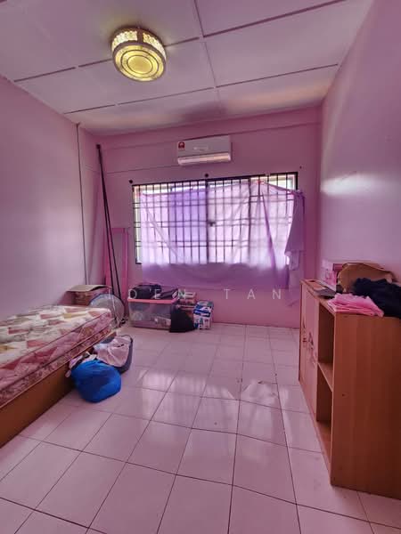2-storey Terraced House for Sale in Taman Putri Kulai (Kulai) - Iden Tan - Bedroom - PropertyGuru.com.my